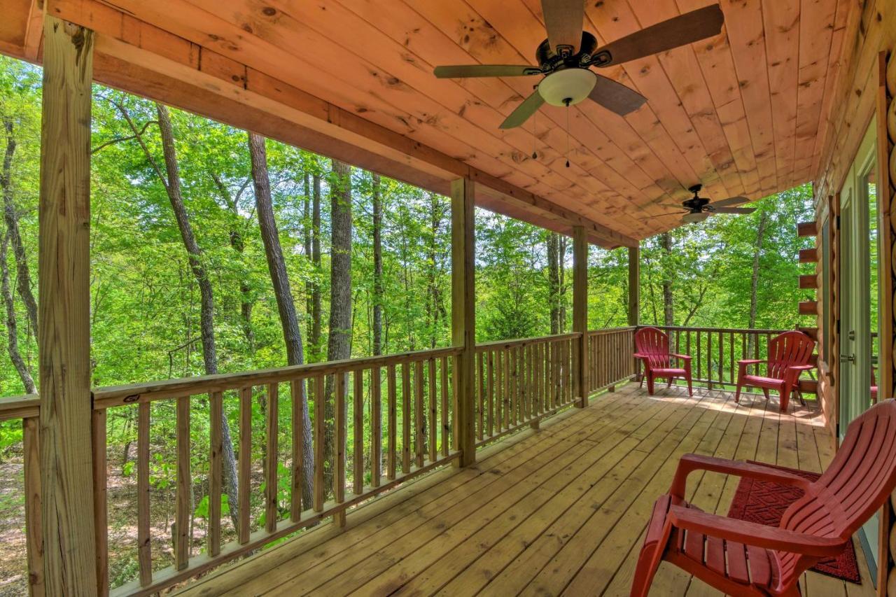 Murphy Cabin With Spacious Deck And Forest Views! エクステリア 写真