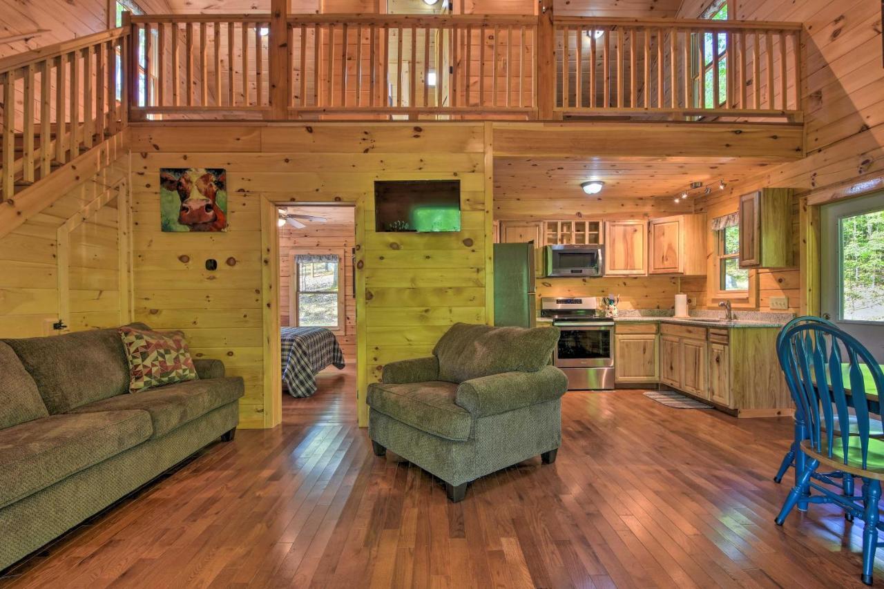 Murphy Cabin With Spacious Deck And Forest Views! エクステリア 写真